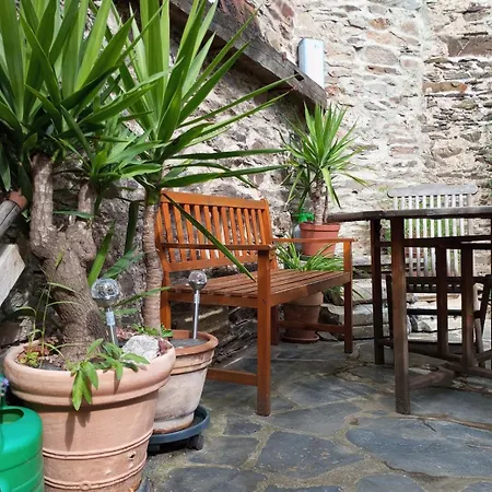 Cosy Upcyclinghaus Mit Mediterranerterrasse Klotten