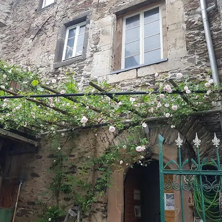 Cosy Upcyclinghaus Mit Mediterranerterrasse * Klotten